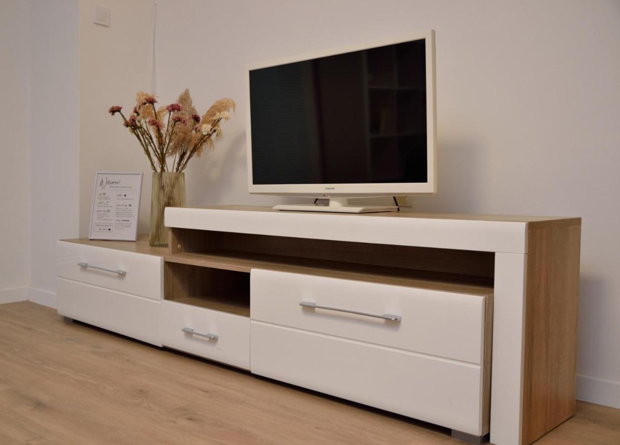 Heart Of The City - 75Sqm Suite Skopje Bagian luar foto